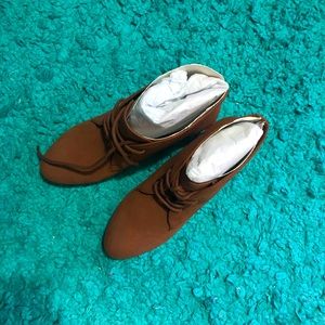 Shoes color brown